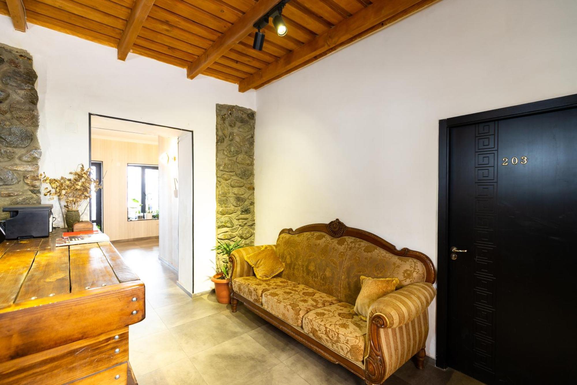 Mestia Hotel Amirani Buitenkant foto