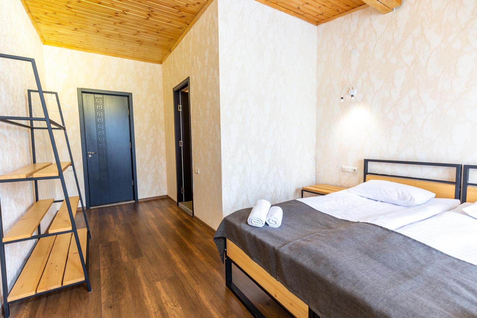 Mestia Hotel Amirani Buitenkant foto