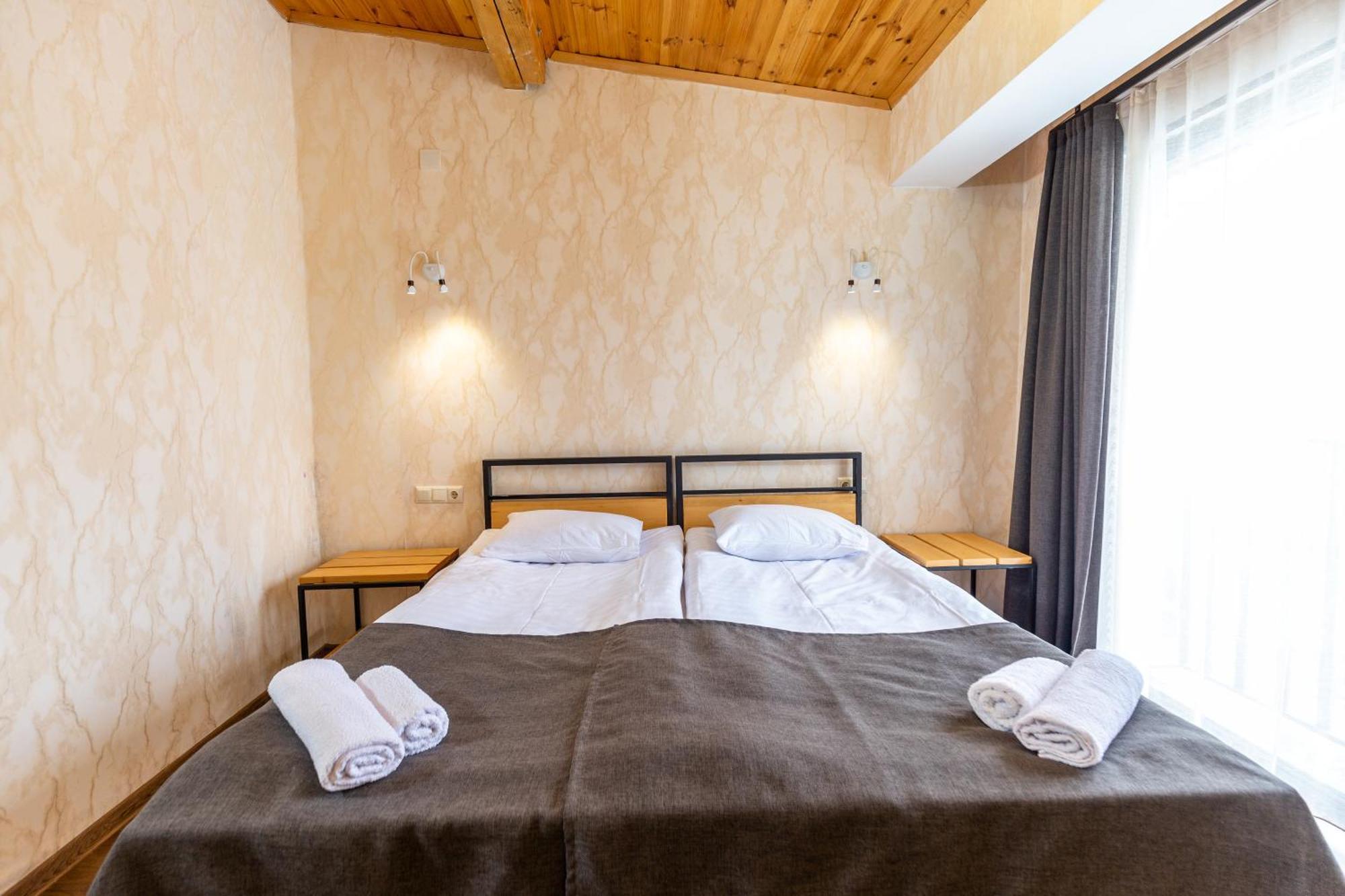 Mestia Hotel Amirani Buitenkant foto