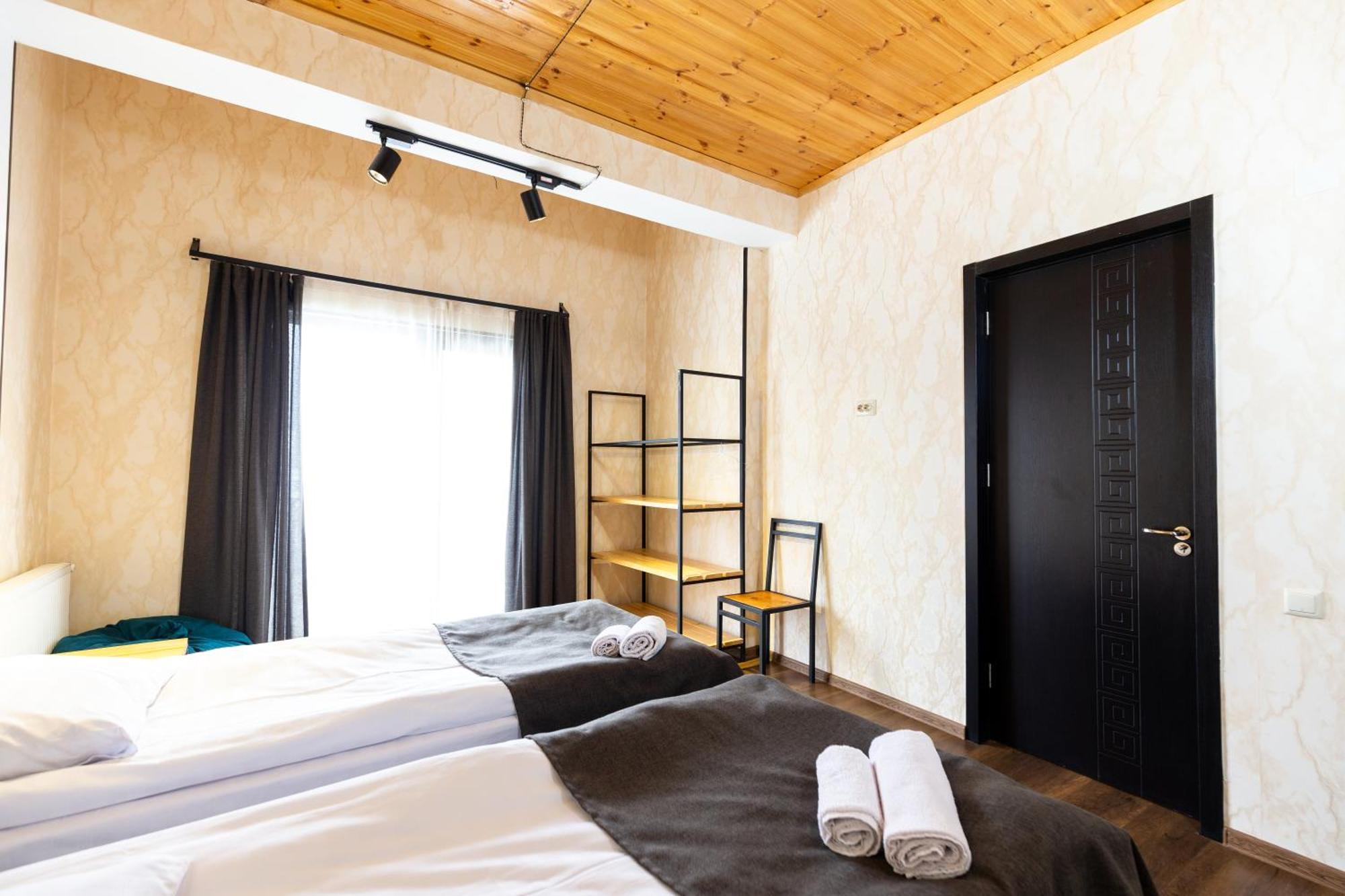 Mestia Hotel Amirani Buitenkant foto
