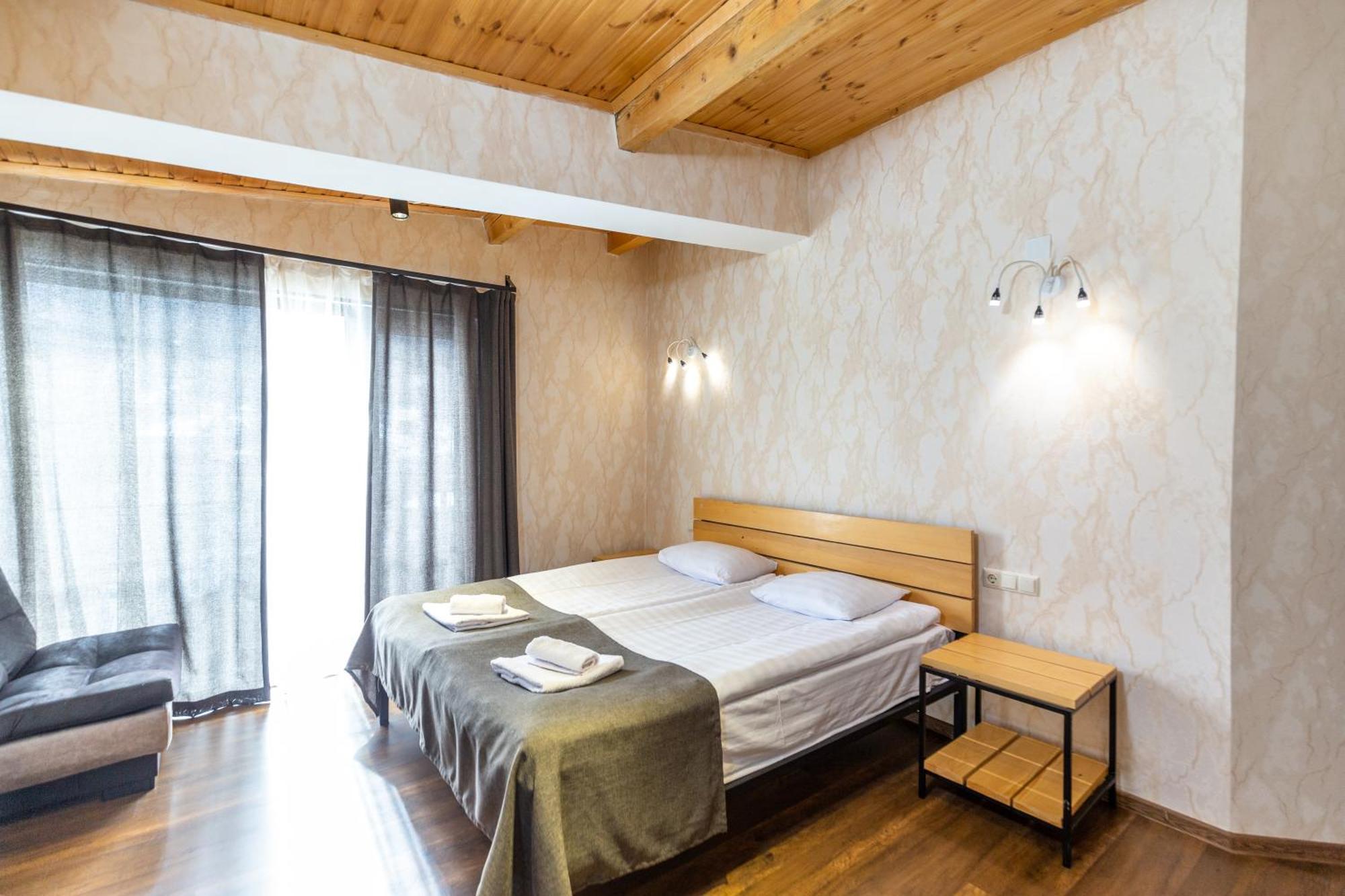 Mestia Hotel Amirani Buitenkant foto