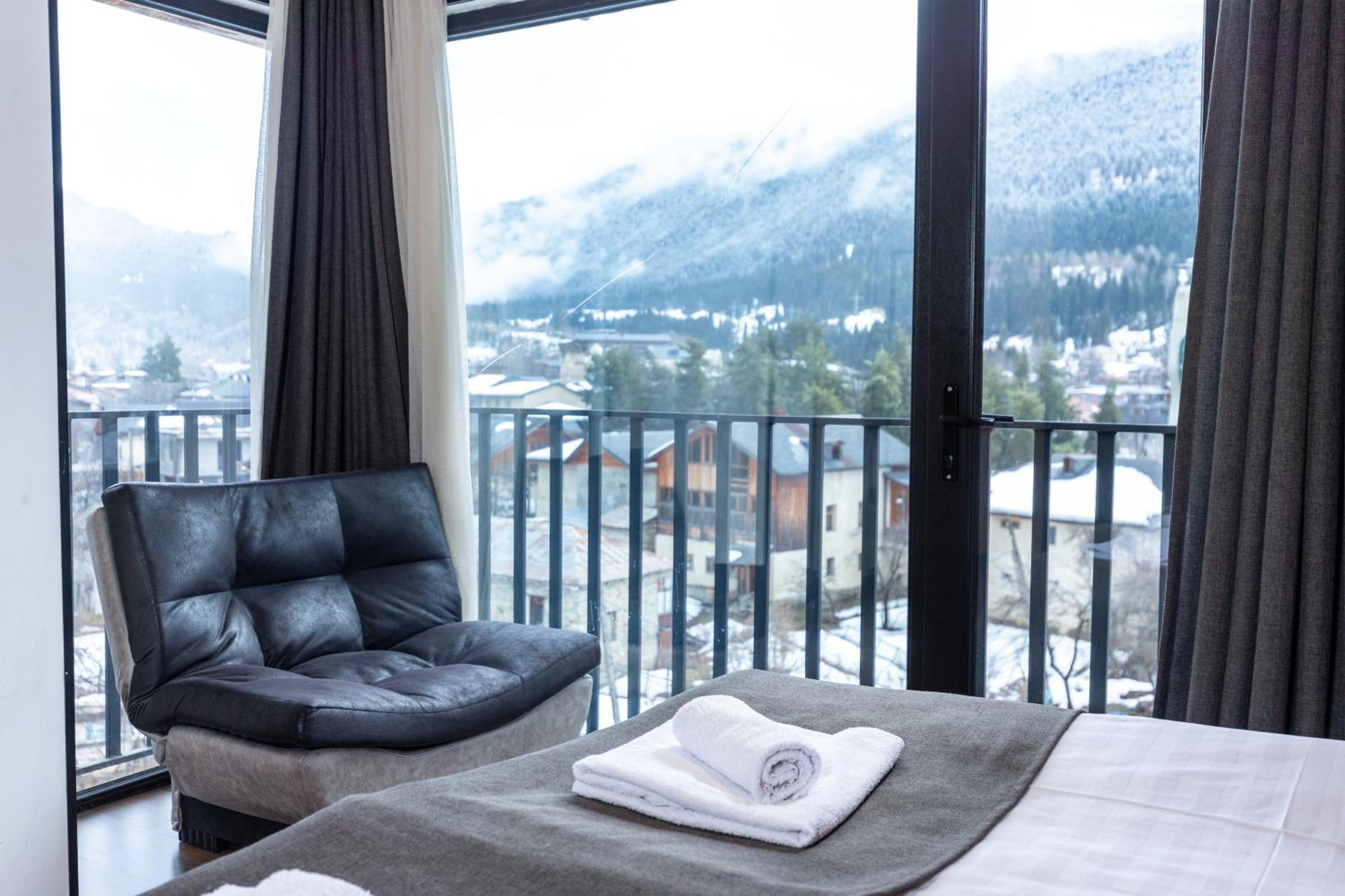 Mestia Hotel Amirani Buitenkant foto