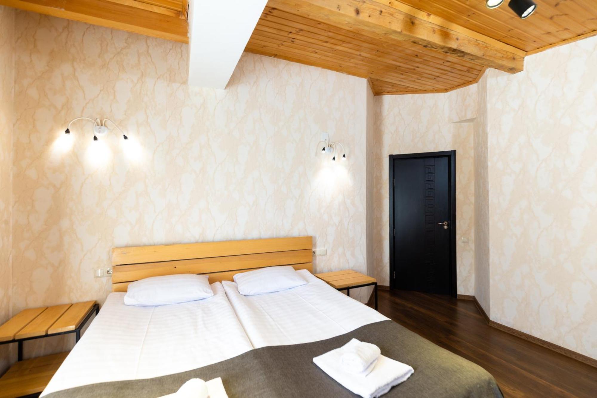 Mestia Hotel Amirani Buitenkant foto