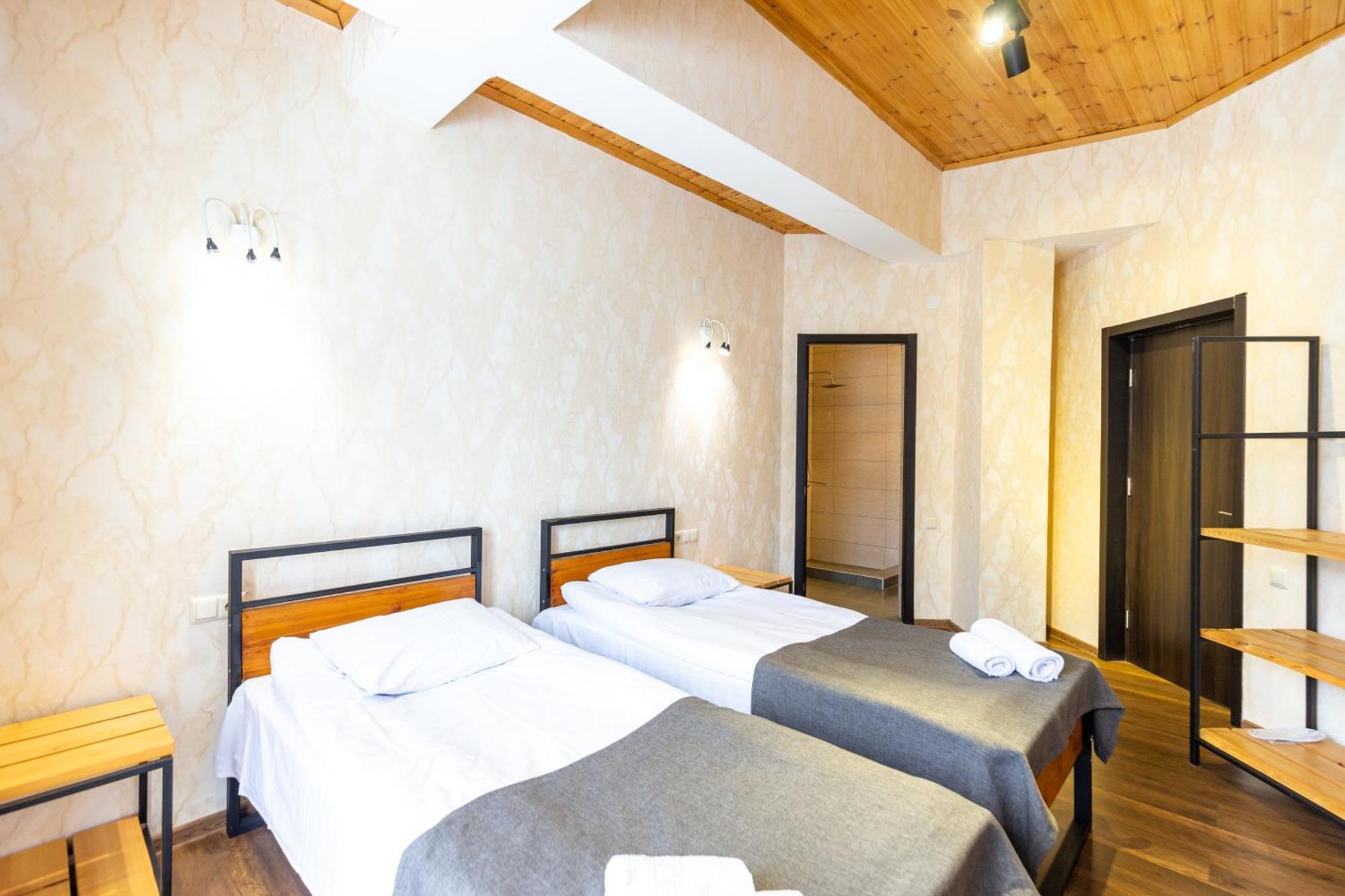 Mestia Hotel Amirani Buitenkant foto