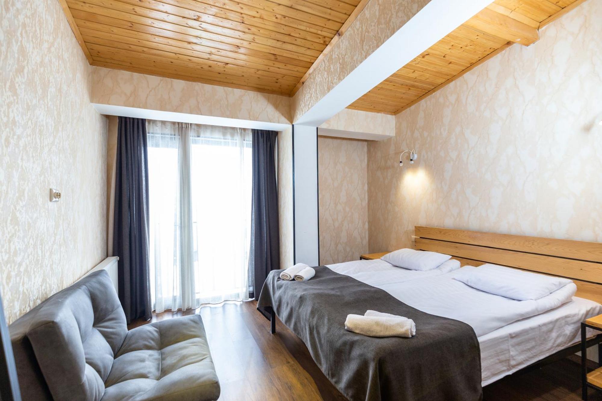 Mestia Hotel Amirani Buitenkant foto