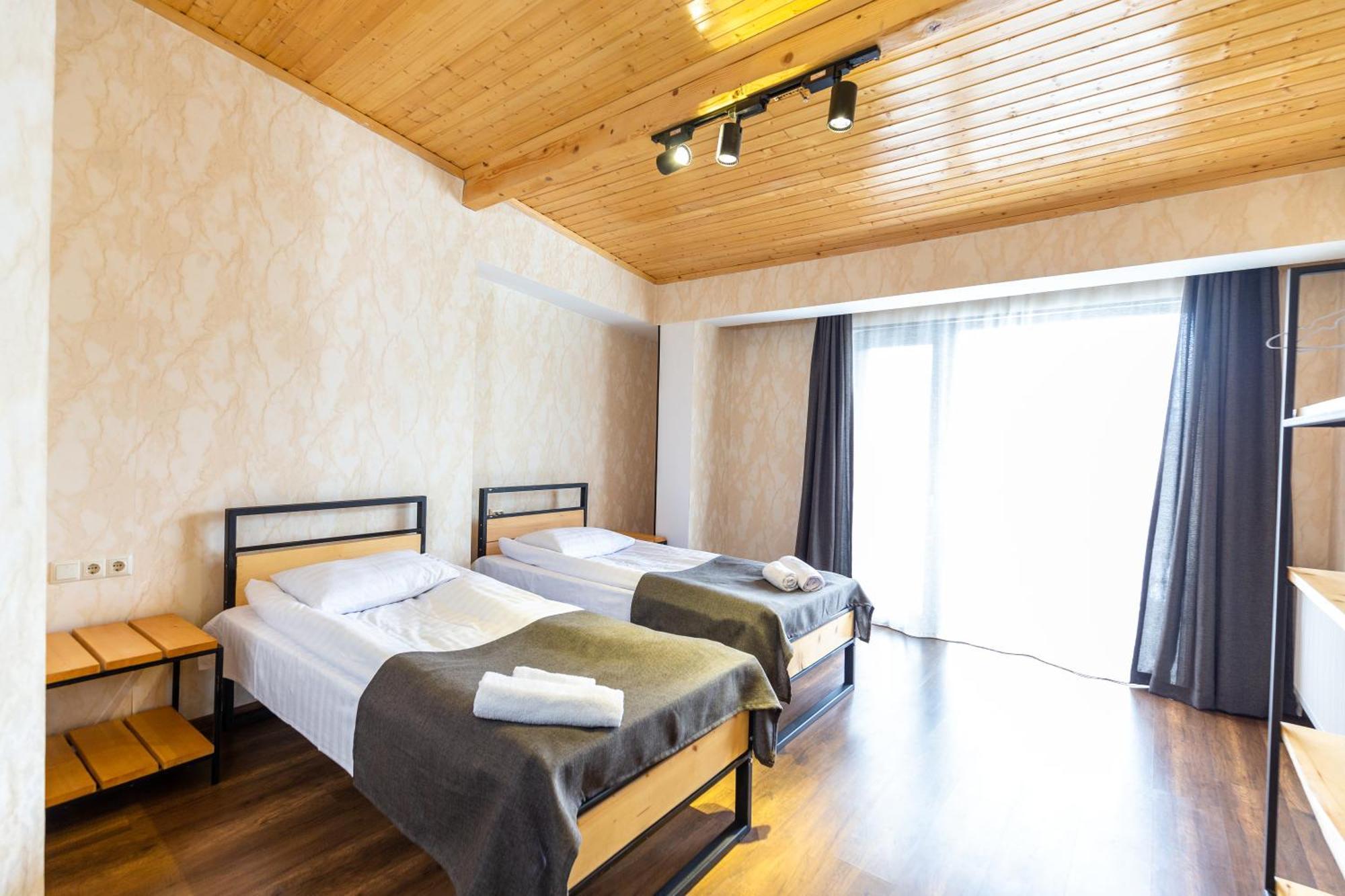 Mestia Hotel Amirani Buitenkant foto
