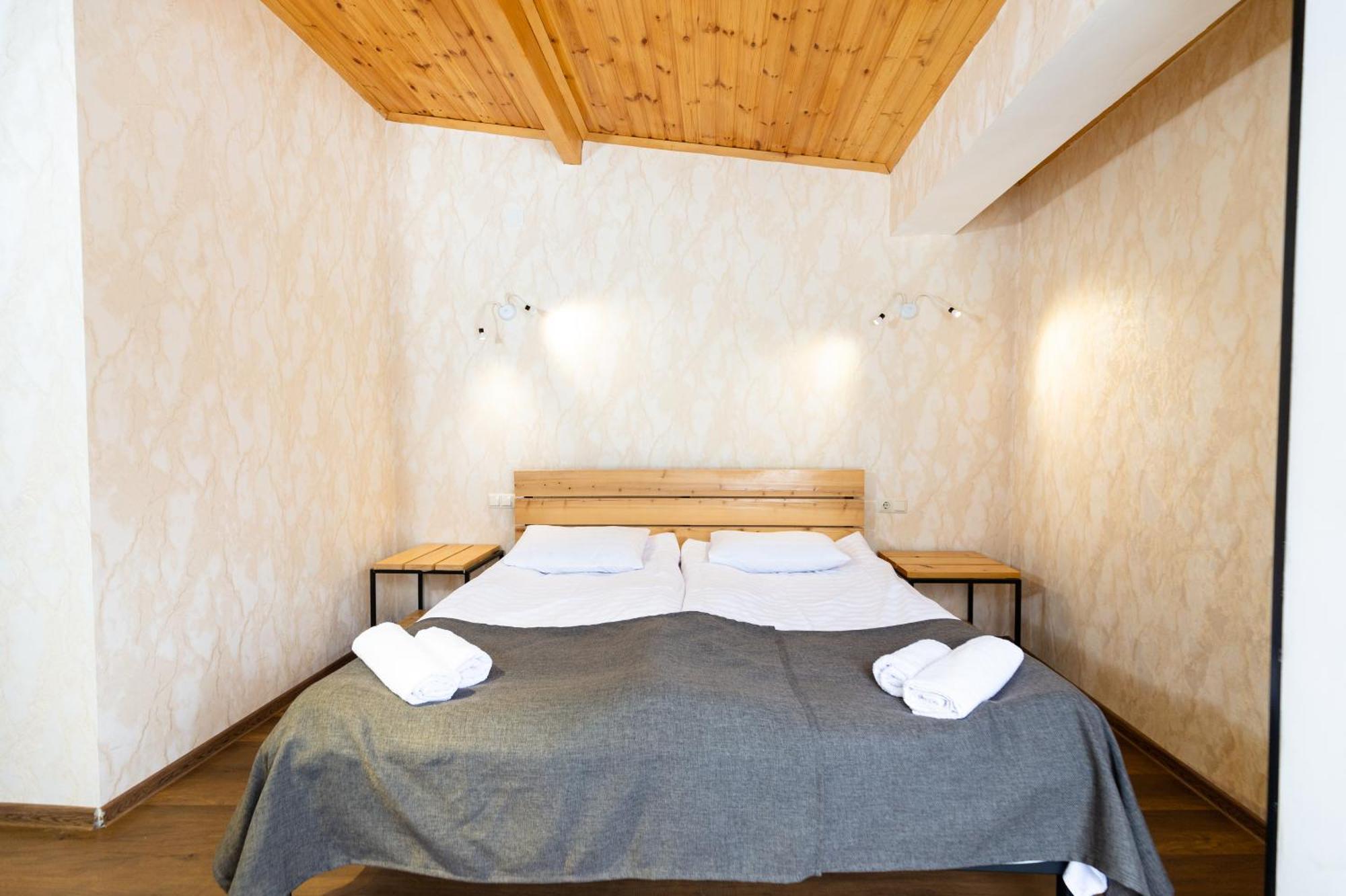 Mestia Hotel Amirani Buitenkant foto